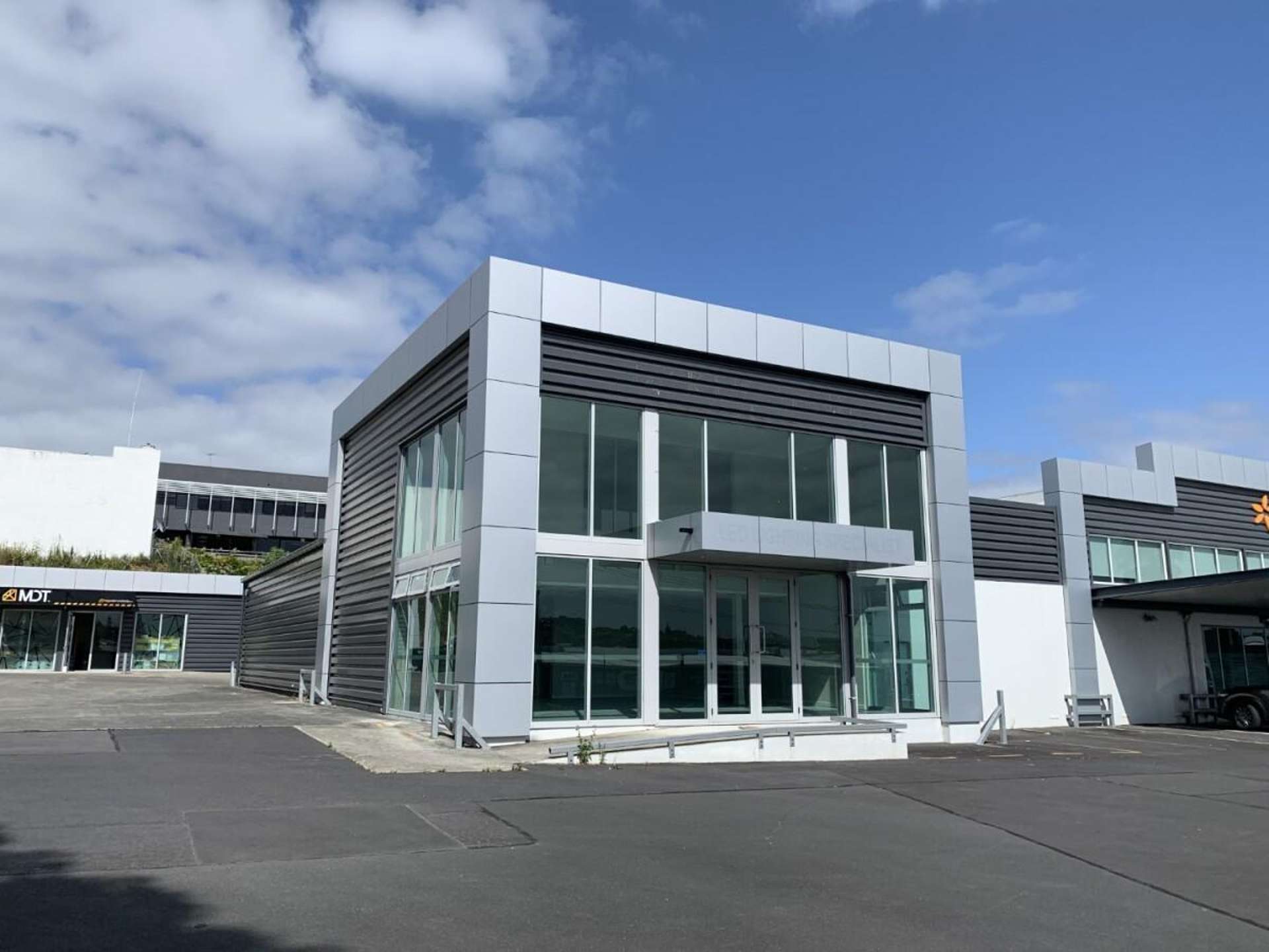 Unit B, 36 Hillside Road Wairau Valley_0