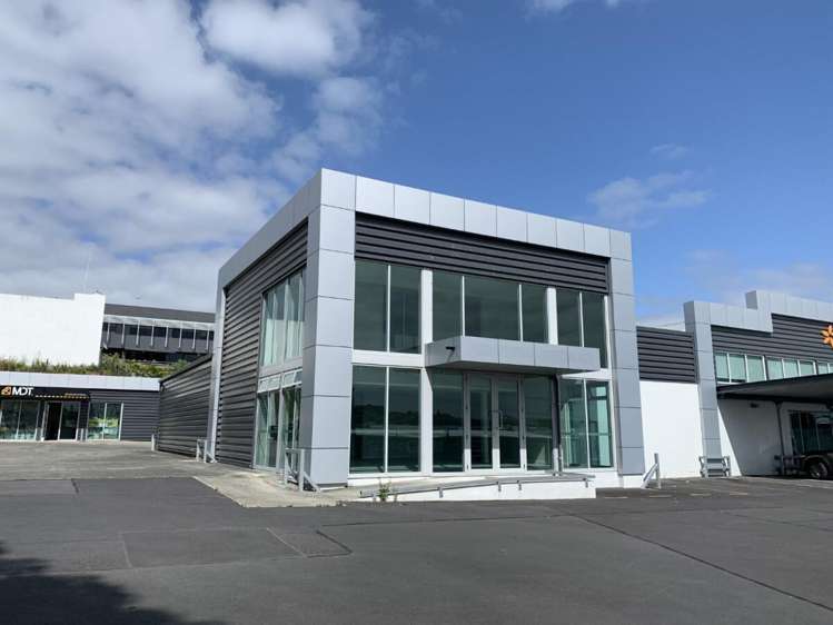 Units B & D, 36 Hillside Road_0