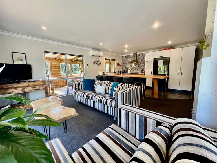 2b Puka Place Raglan_2