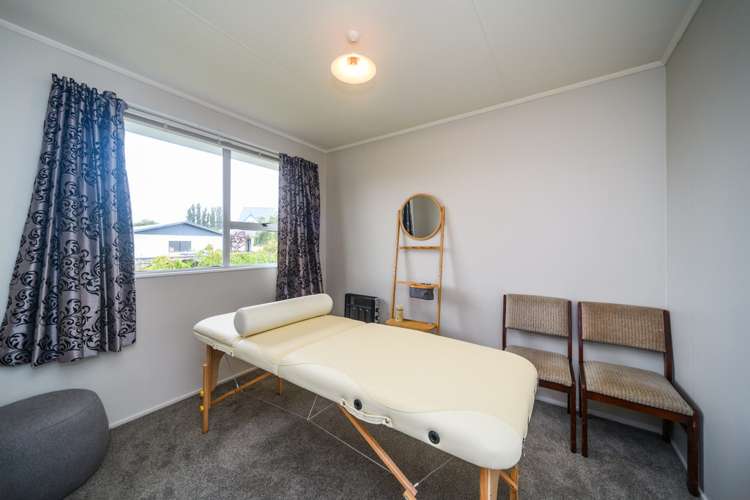 29 Ferndale Place Feilding_13