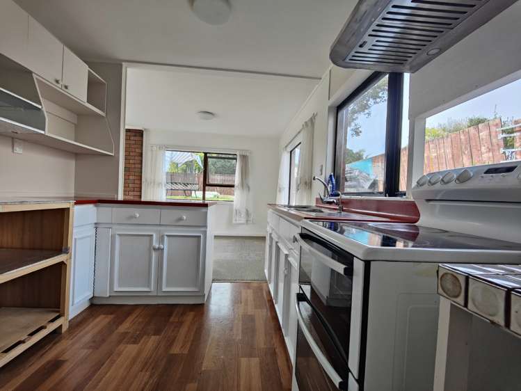 6 Hoylake Place Wattle Downs_5