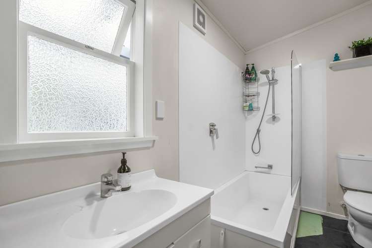 21 Tuatoru Street Eastbourne_17