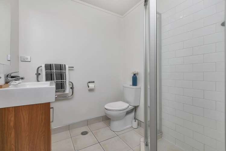 2B/4 Kell Drive Albany Heights_7