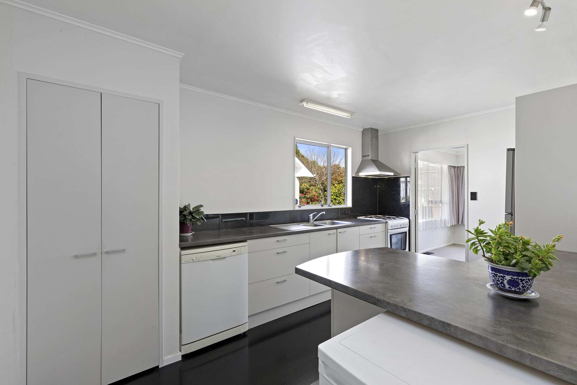 27 St Columbans Grove Boulcott_0