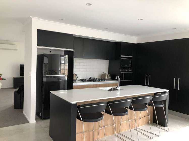 4 Taikura Avenue Red Beach_12