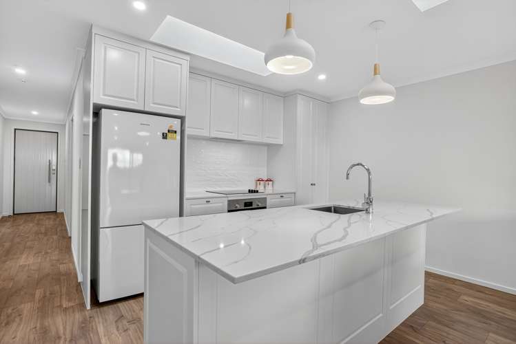 30 Winstone House Road_2