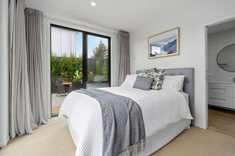 12 Flora Dora Parade Lake Hawea_20