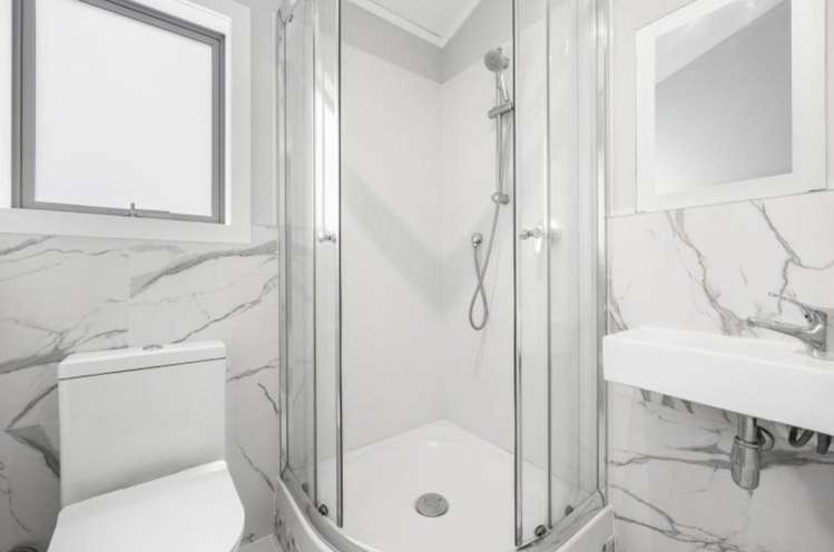 7 & 7A Litchfield Place Clarks Beach_4