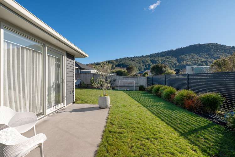 17 Lloyd Crescent Pukehangi_24