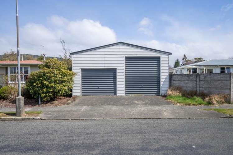 35 Mararoa Drive Manapouri_23