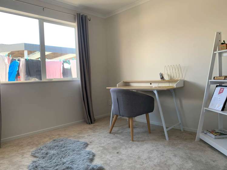 4 Iwinuku Crescent Wattle Downs_7