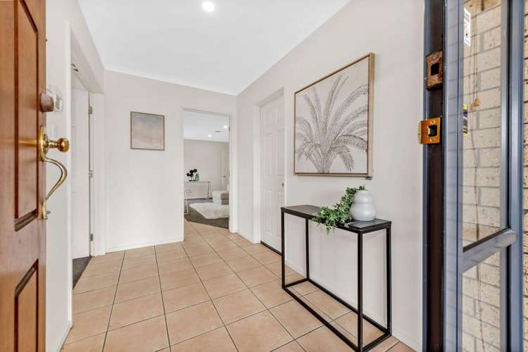 24 Moyrus Crescent East Tamaki Heights_3