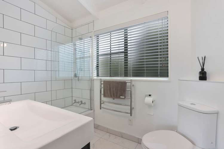 2/10 Sailfish Drive West Harbour_9