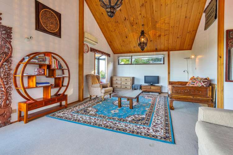 52 Rauhuia Crescent Parau_8