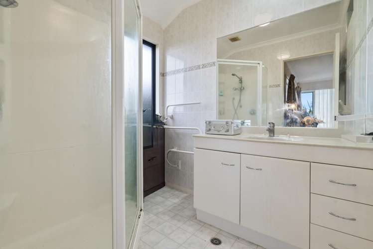 56 Ribbonwood Crescent Goodwood Heights_14