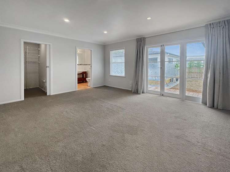 55 Cambridge Road Riverhead_6