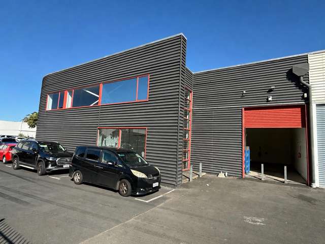 Versatile industrial facility on Cavendish Drive