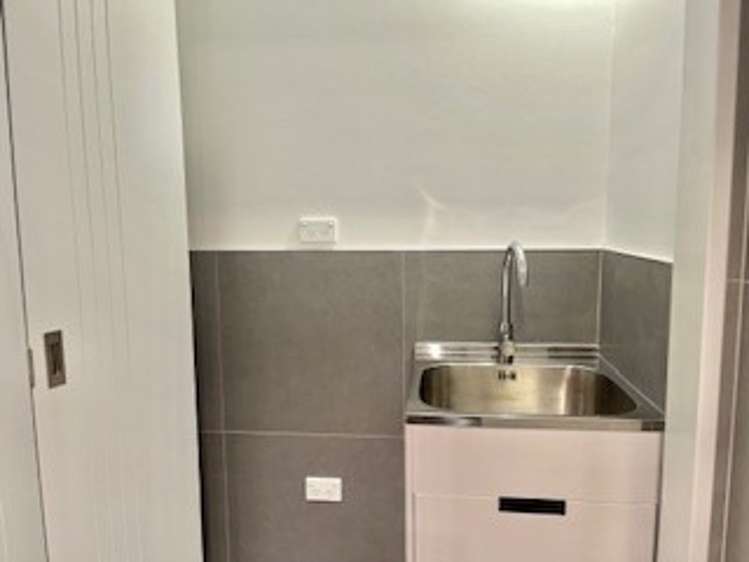 9/11 Scanlen Terrace Kelston_11