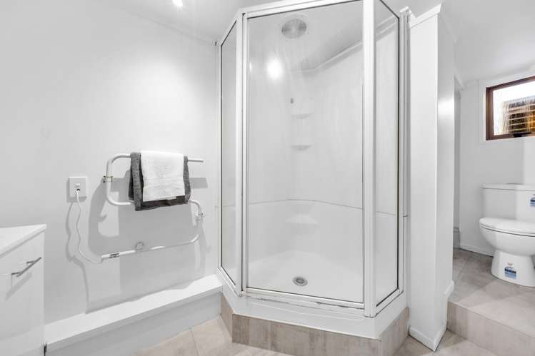 1/8 Gills Road Bucklands Beach_24