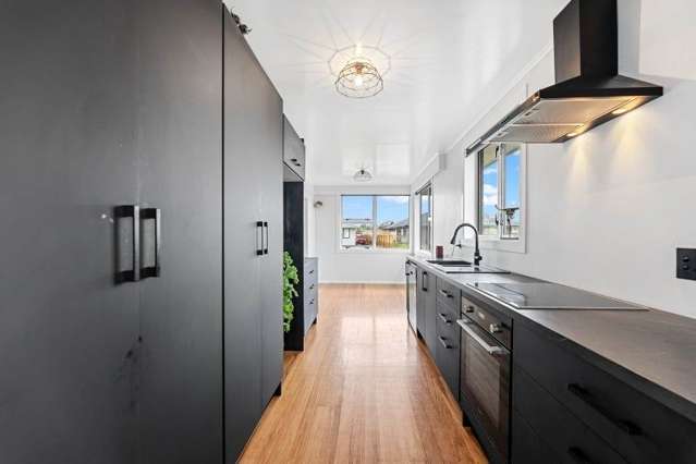 10 Maple Drive 11134_2