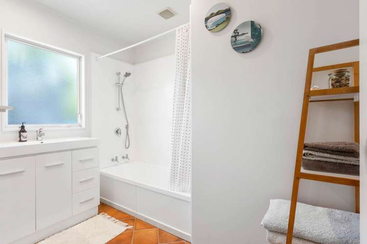 2/16 Knott Road Stanmore Bay_15