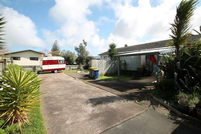 35e Springs Road Parakai_1