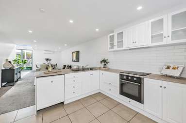 4/1010 Colombo Street_3