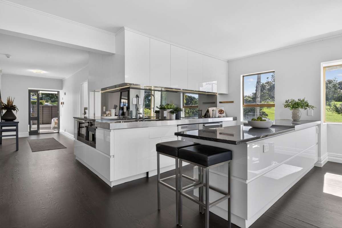 1C Roberta Avenue_4