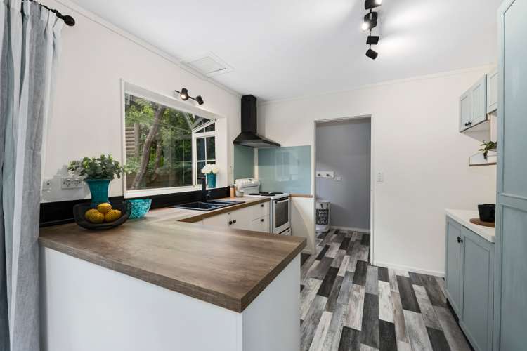 43 Dalton Grove Stokes Valley_7