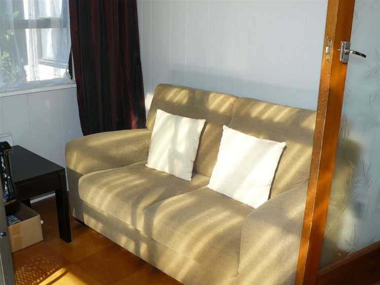 62 Grants Road Marchwiel_16