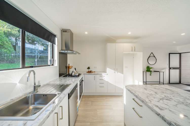 8 Forglen Place Tawa_11