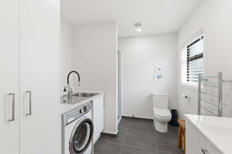 10/71b Main Road Redcliffs_11