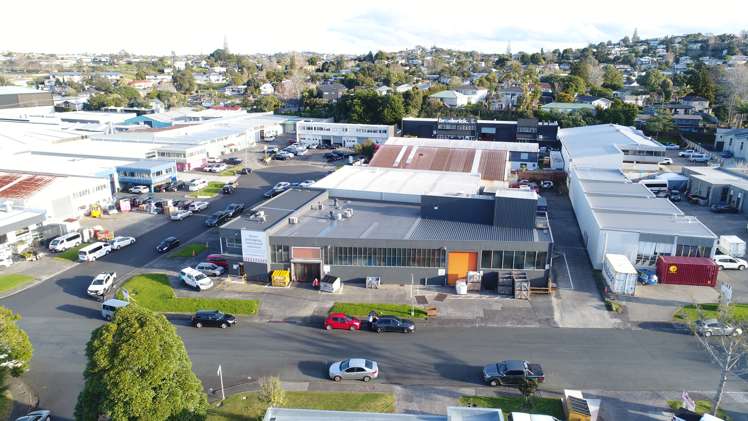1 Colway Place Wairau Valley_10