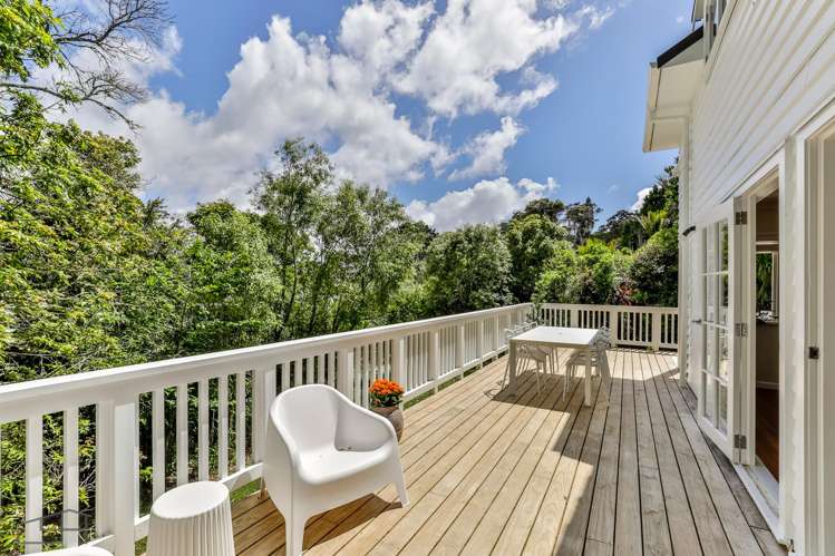 155 Scenic Drive Titirangi_11