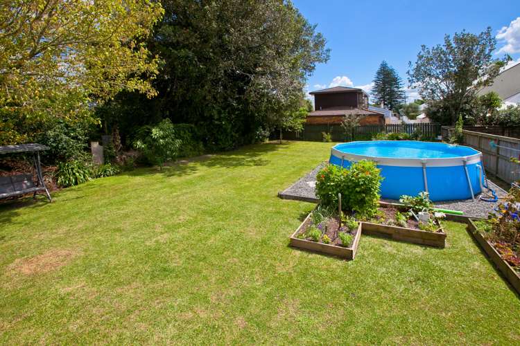 15 Smale Street Point Chevalier_16