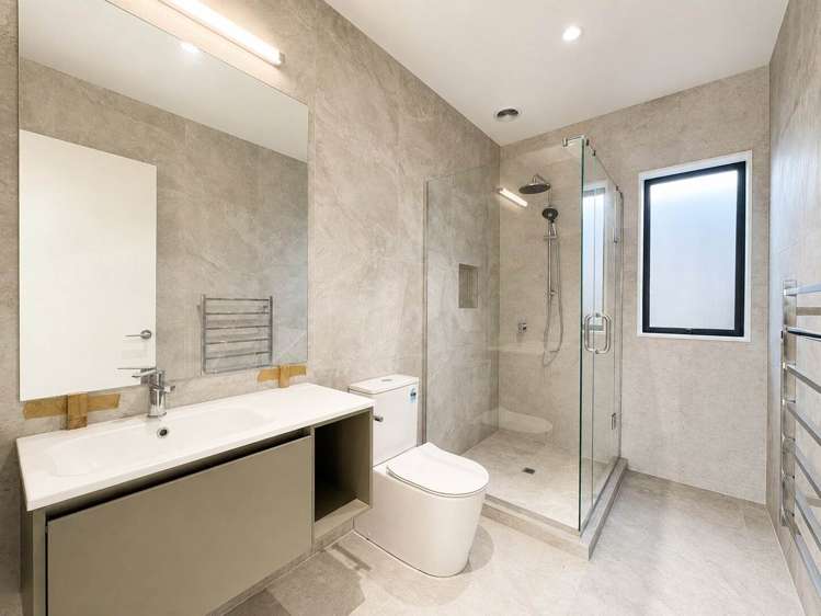 77 Parish Drive_4