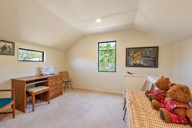 8 Samuel Parnell Road Karori_11