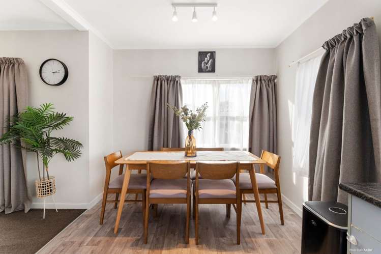 17 Russell Avenue_3