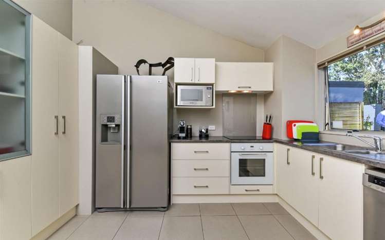 1/305 East Coast Road Mairangi Bay_13