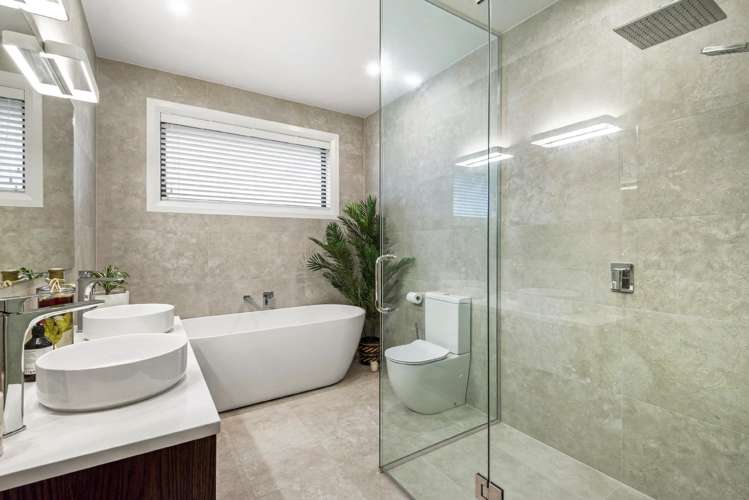 67 Grayson Road Wainui_12