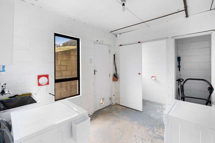 19 Strode Street Halfway Bush_17