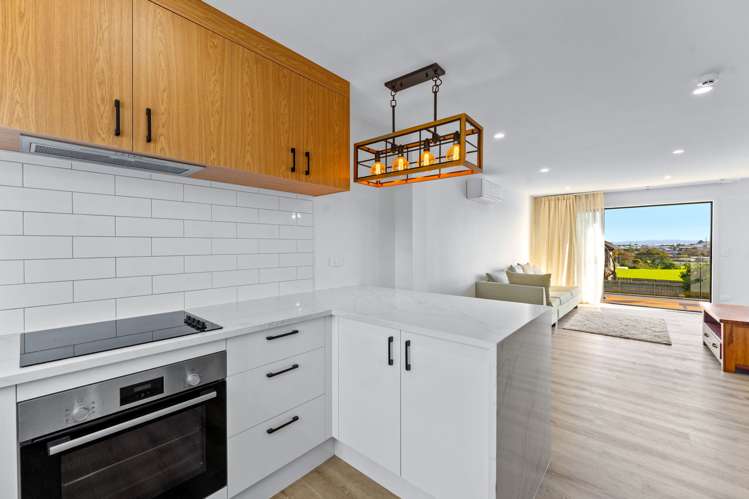 7/27 Carole Crescent Pakuranga Heights_8
