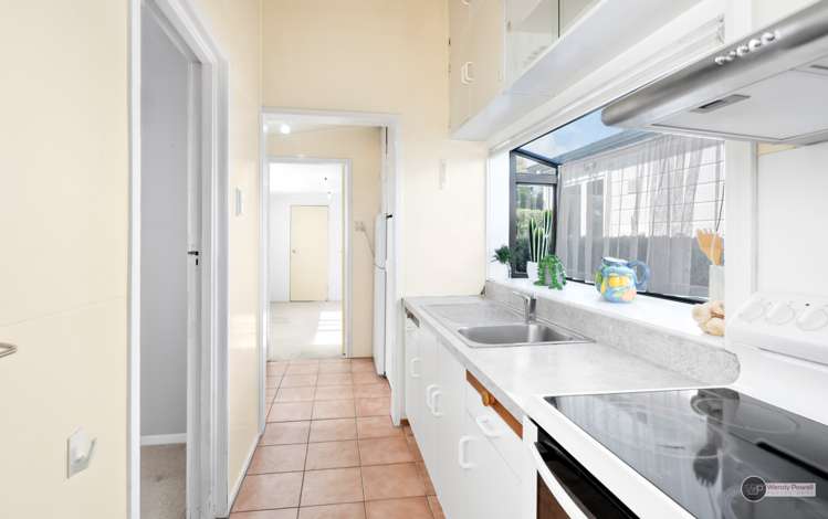 8 Buick Street Petone_13