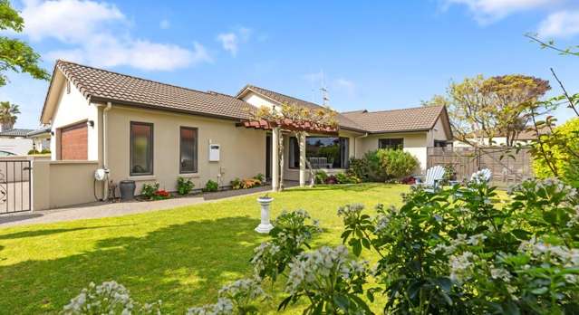 Stunning 4-Bedroom Family Home in Papamoa