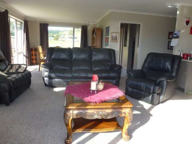 148 Coulson Road Paroa_2