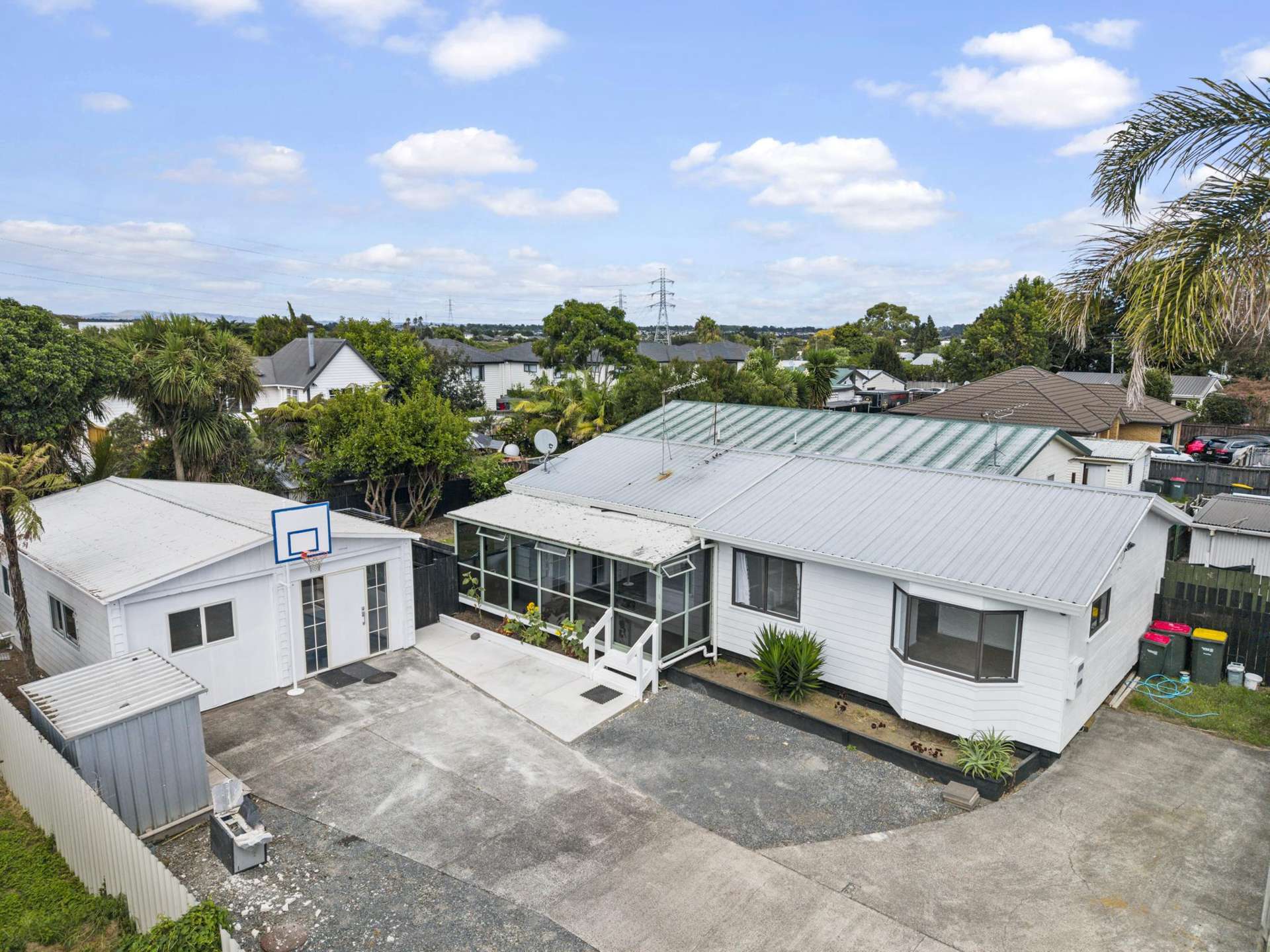 2/12 Graham Road Conifer Grove_0