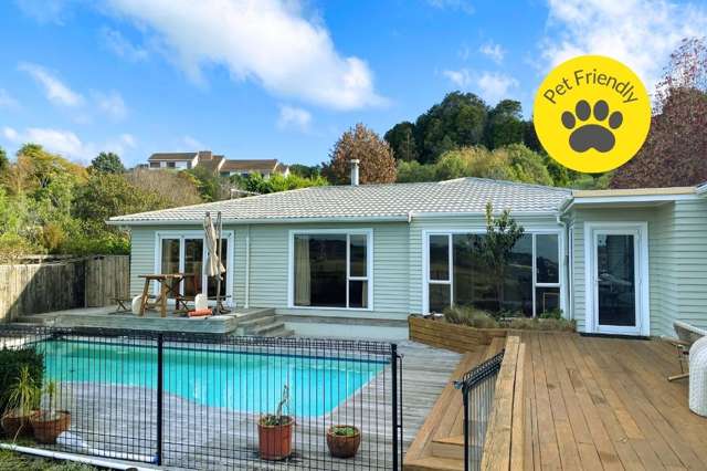 4 bedrooms + study lifestyle block