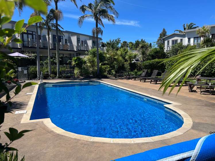 28/92 Bush Road Albany_3