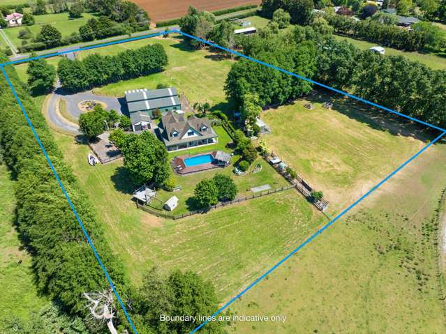 Handy Location - HUGE Shed - Pool!