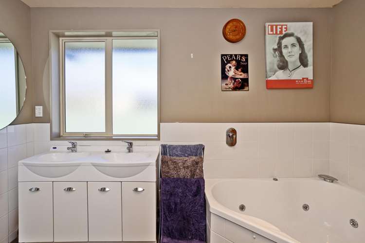 202 Paterson Street Grasmere_16